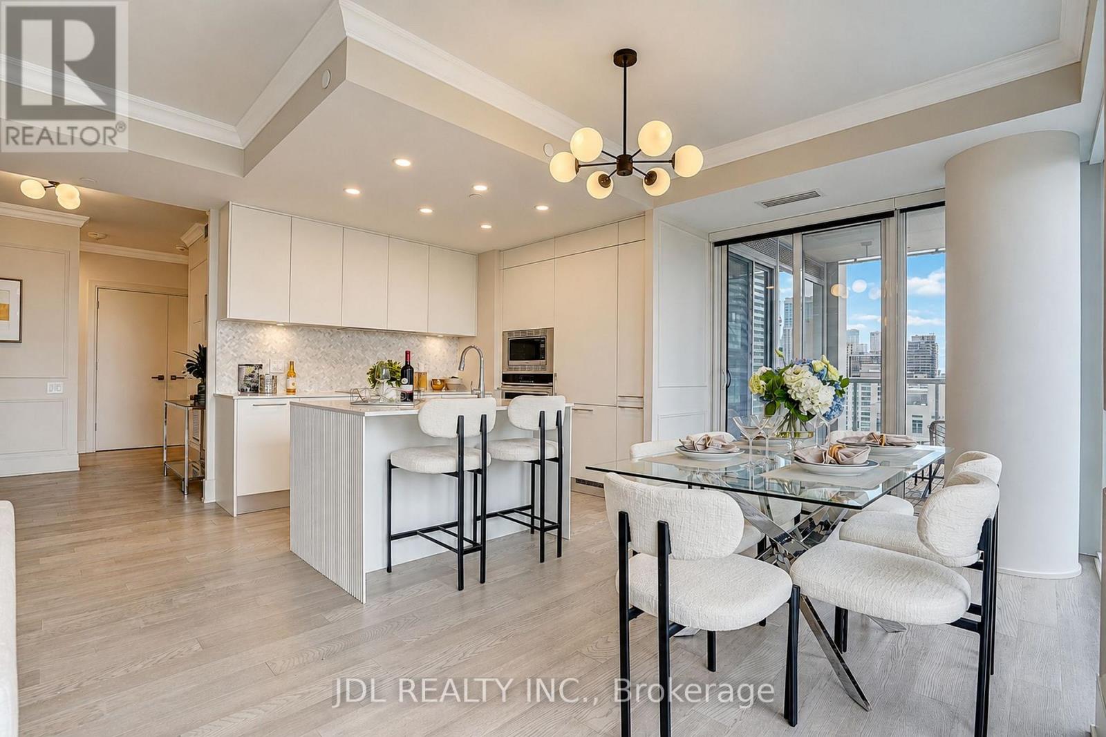#1615 1 GLOUCESTER STREET - 25