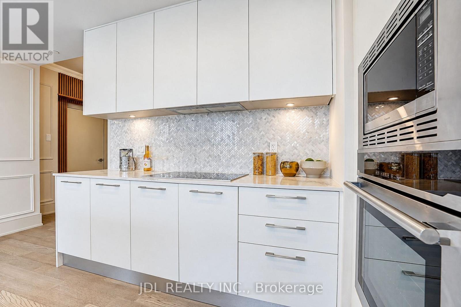 #1615 1 GLOUCESTER STREET - 30