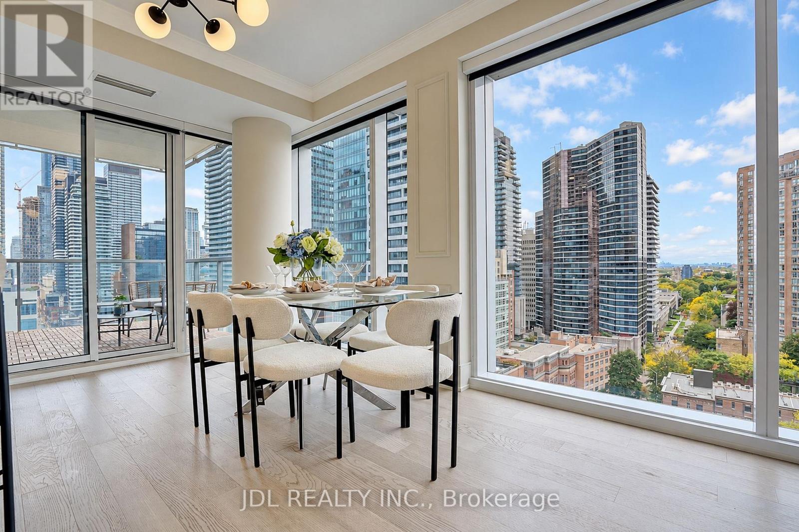 #1615 1 GLOUCESTER STREET - 31