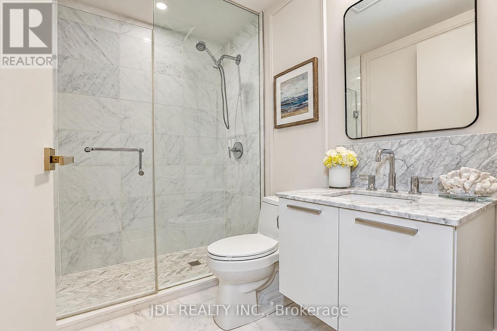 #1615 1 GLOUCESTER STREET - 39