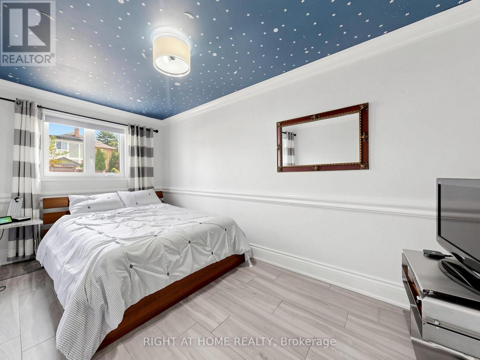 497 Northcliffe Boulevard, Toronto, ON photo 16