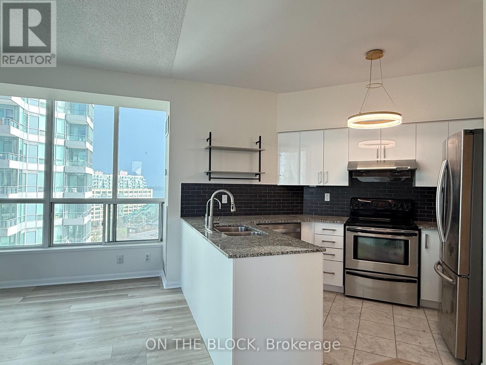 230 Queens Quay West — photo 17