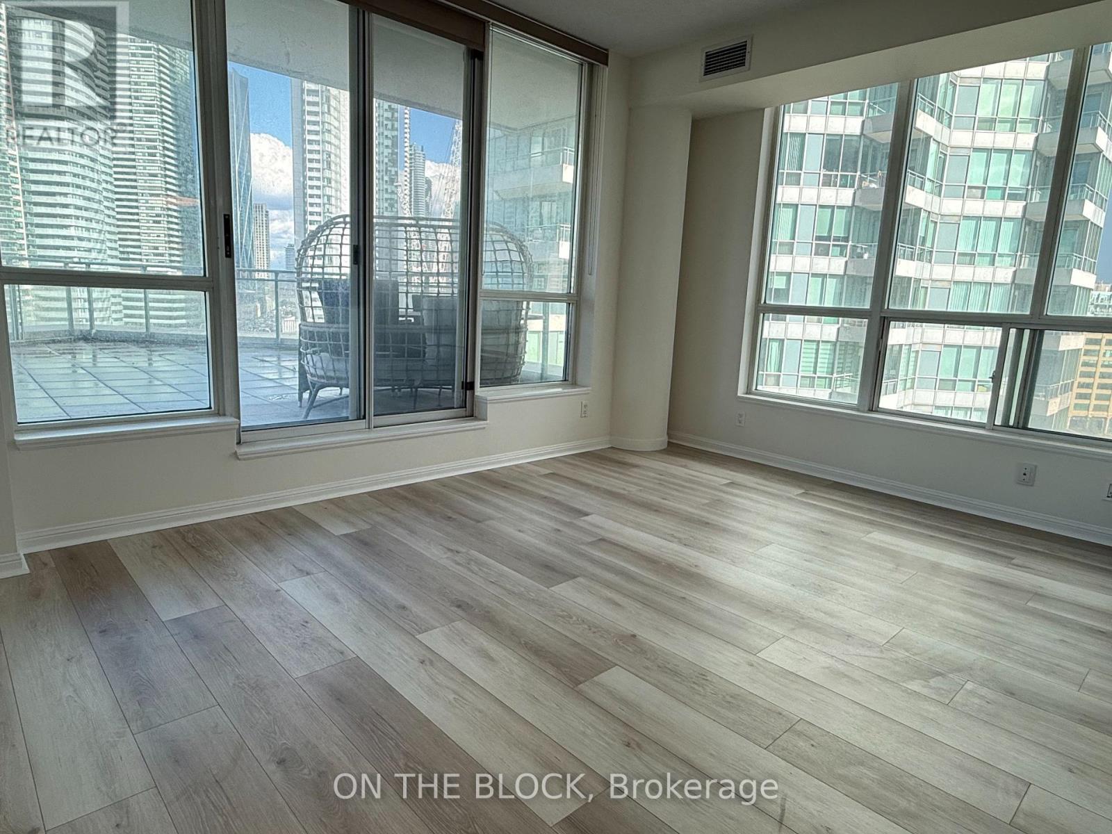 1515 - 230 QUEENS QUAY W, Toronto (Waterfront Communities) — photo 7