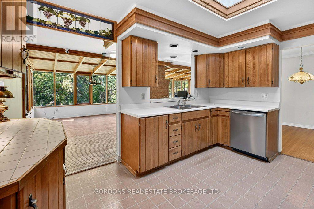 679 Palace Road — photo 13