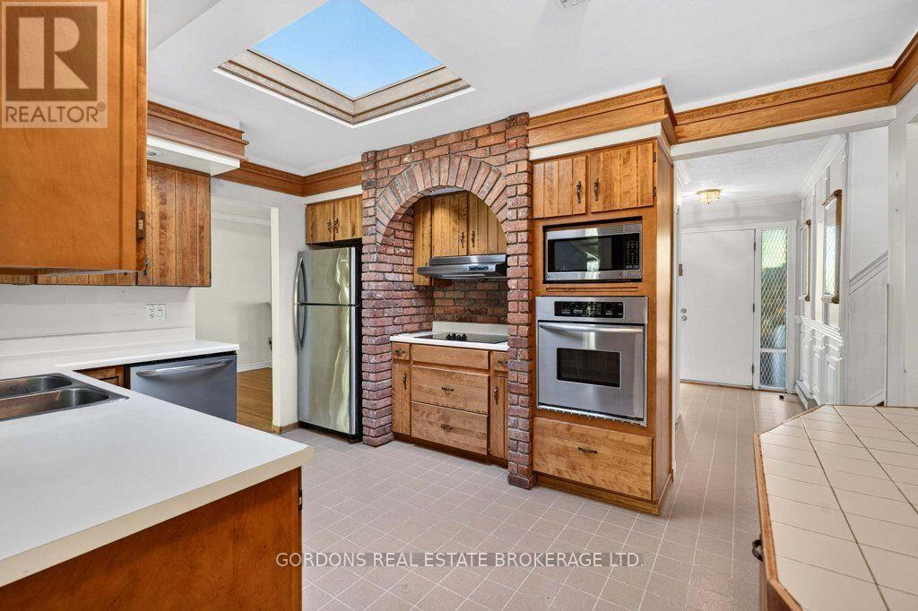 679 Palace Road — photo 16