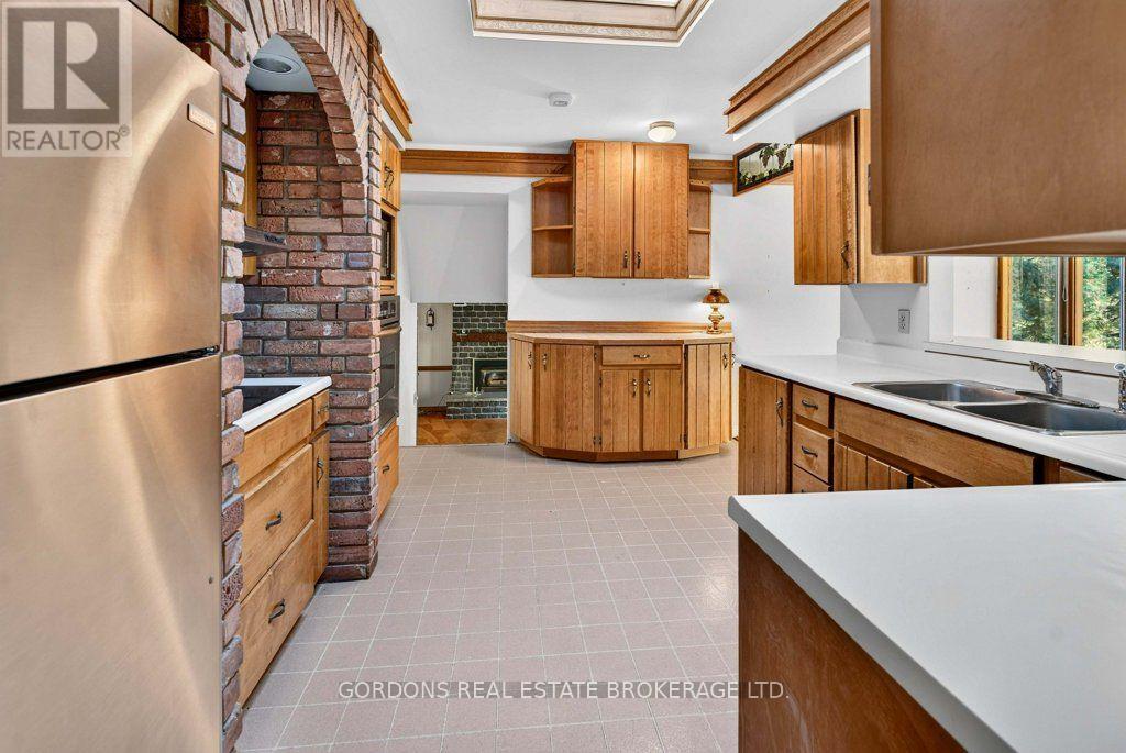 679 Palace Road — photo 23
