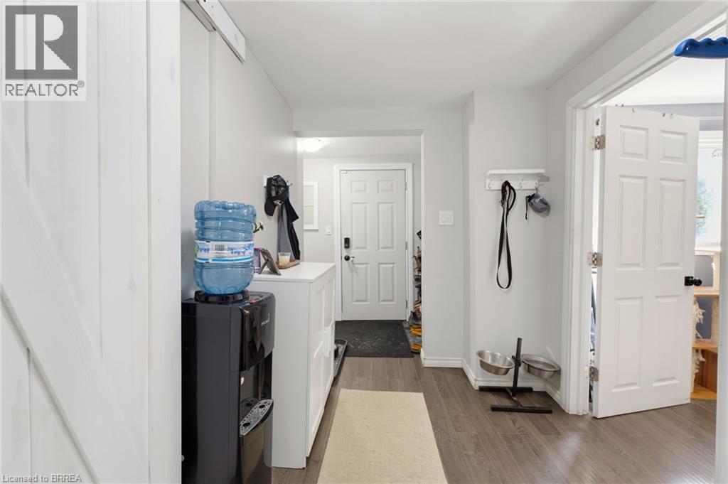 256 DUNDAS Street - 14