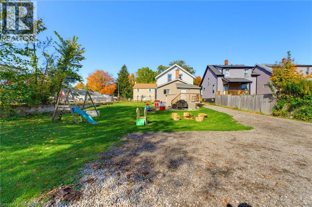 256 DUNDAS Street - 23