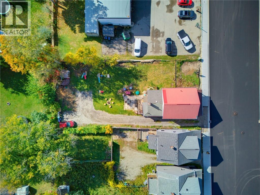 256 DUNDAS Street - 28