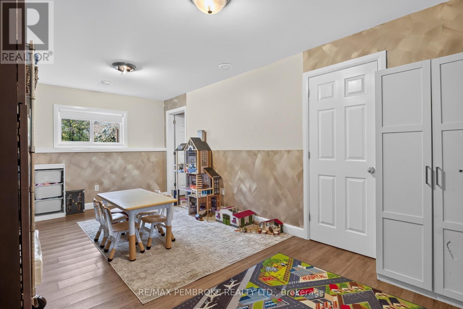 617 Nelson Street — photo 17