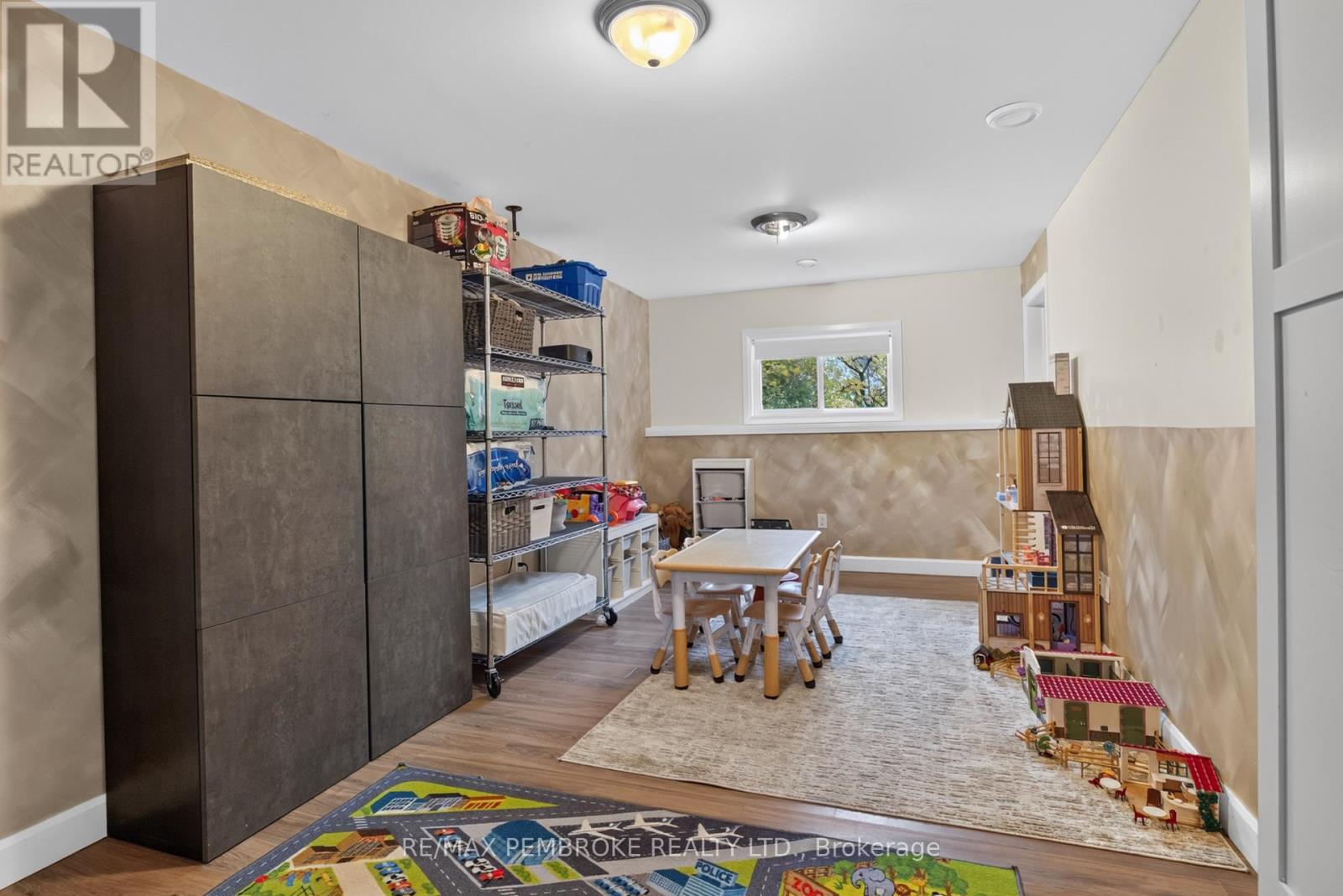 617 Nelson Street — photo 18