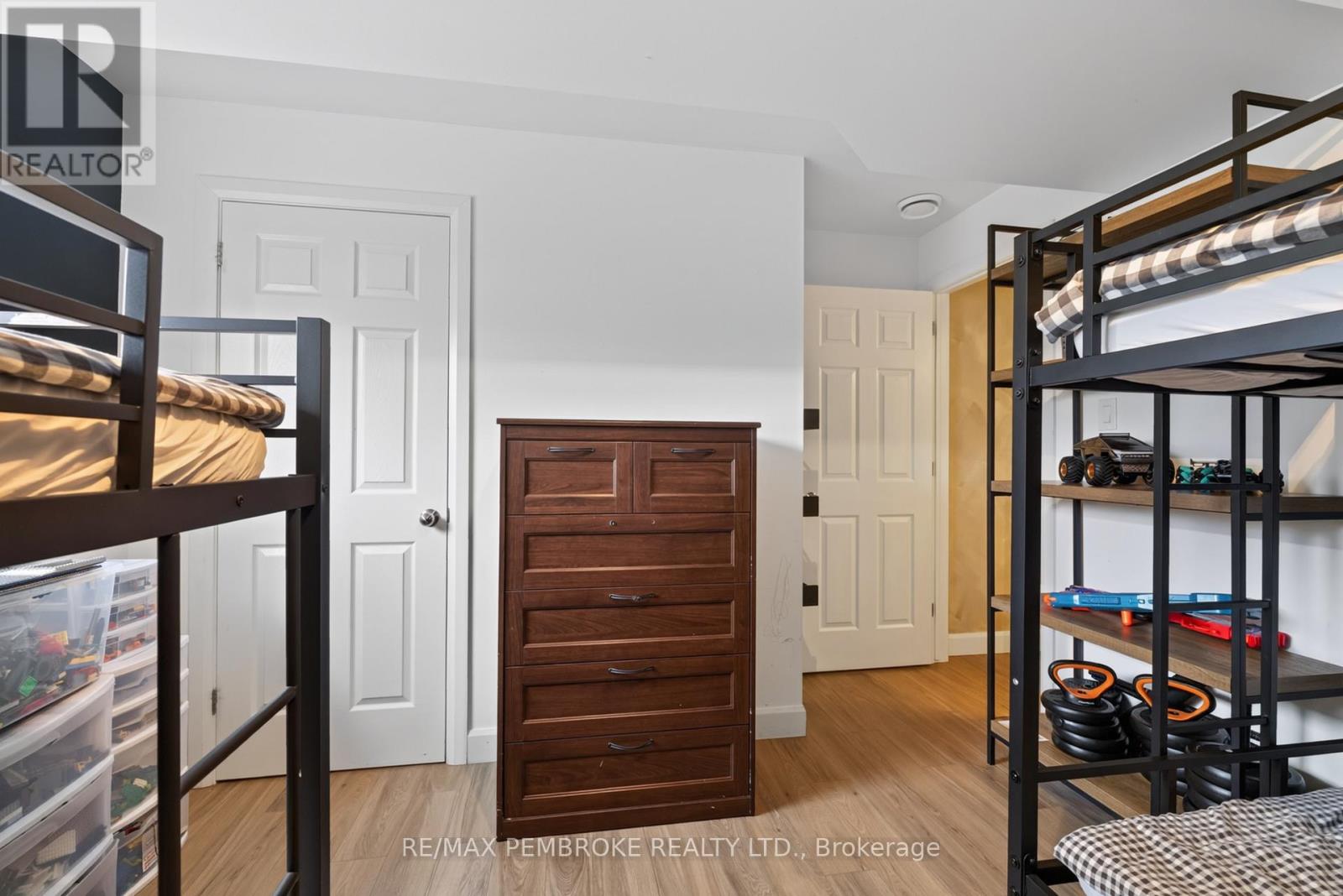 617 Nelson Street — photo 23