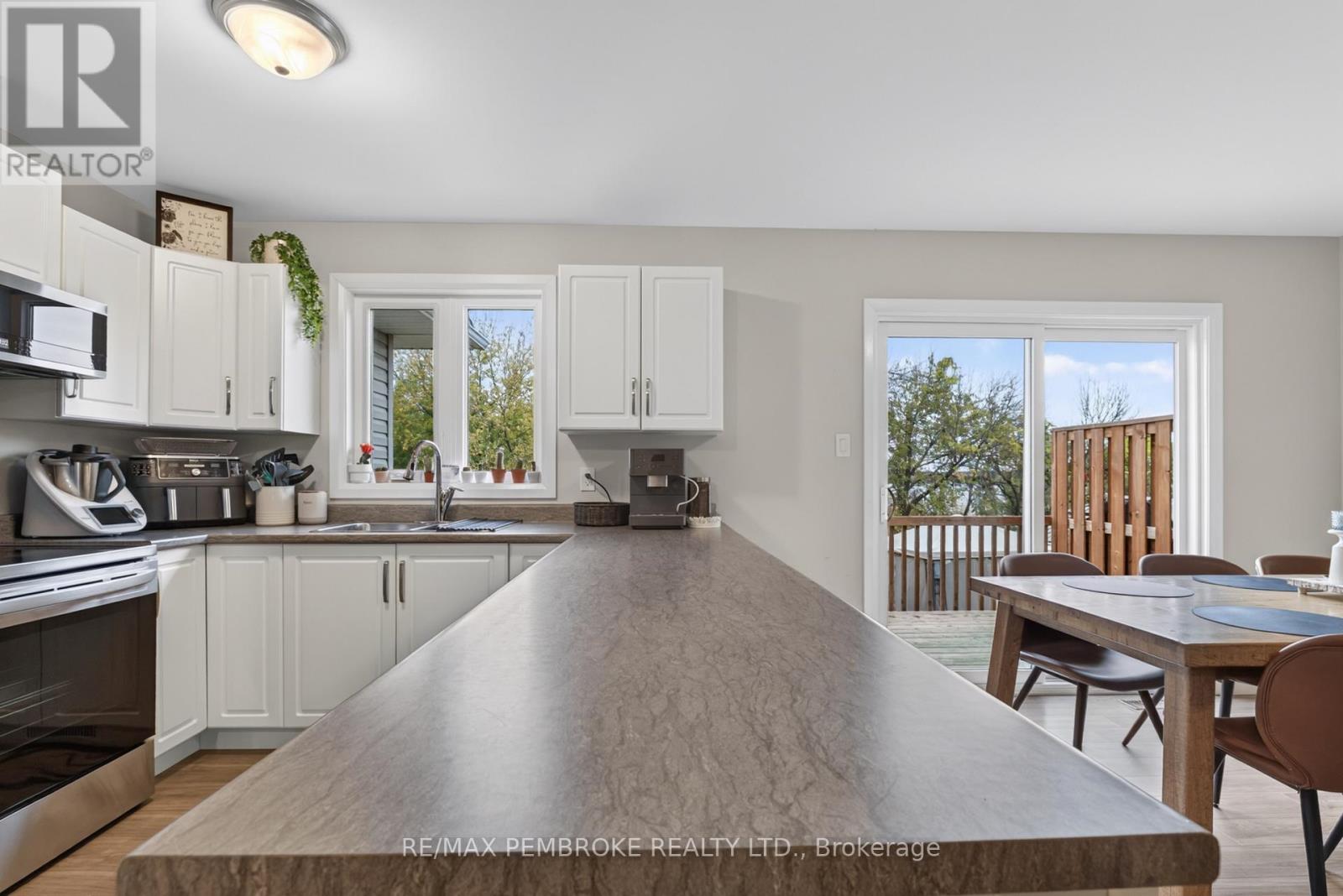 617 Nelson Street — photo 3