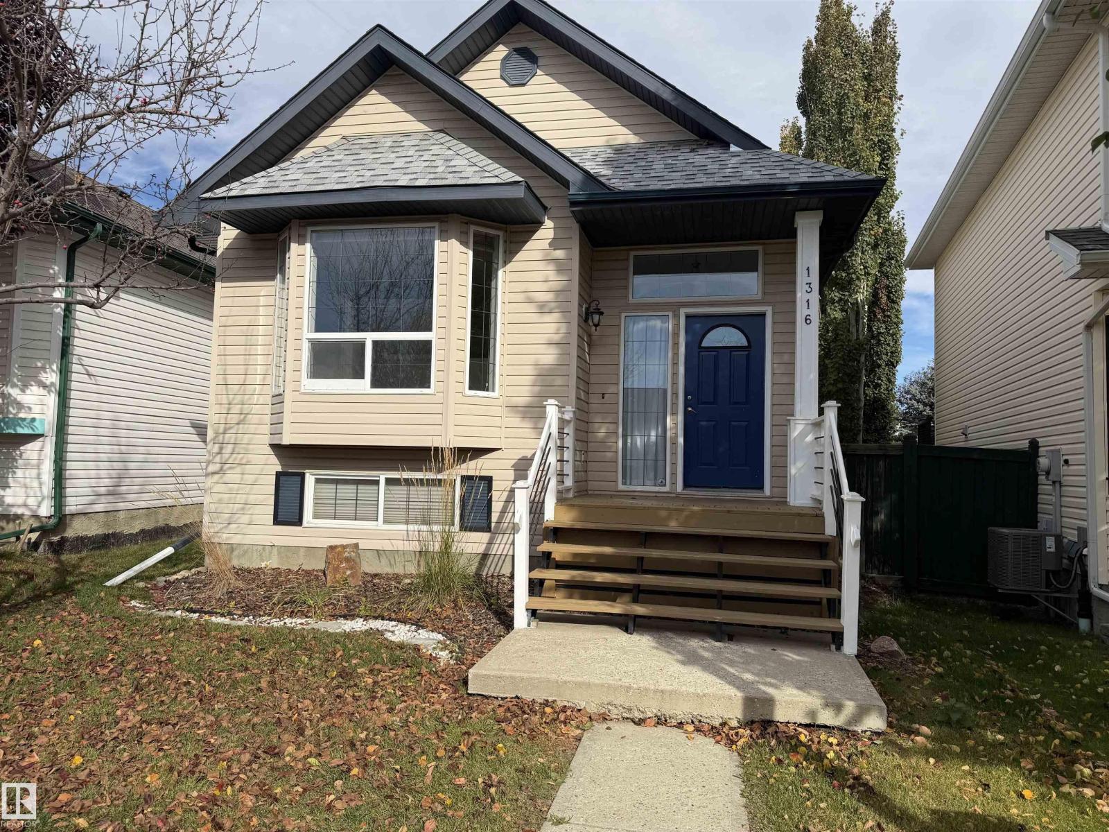 Photo of 1316 GRANT WY NW, Edmonton