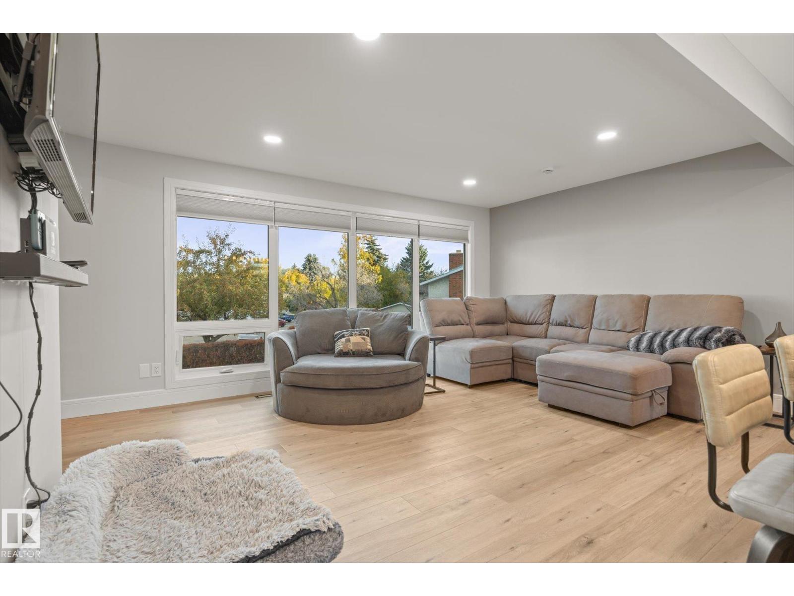 313 Greystone Place, photo 3