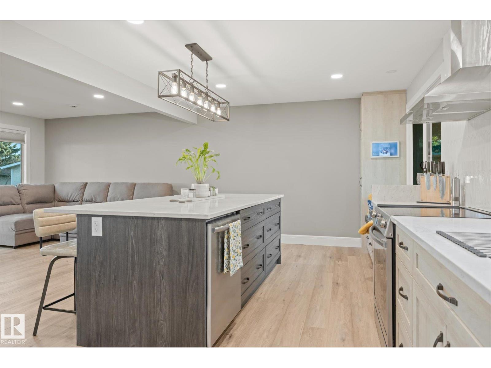 313 Greystone Place, photo 9