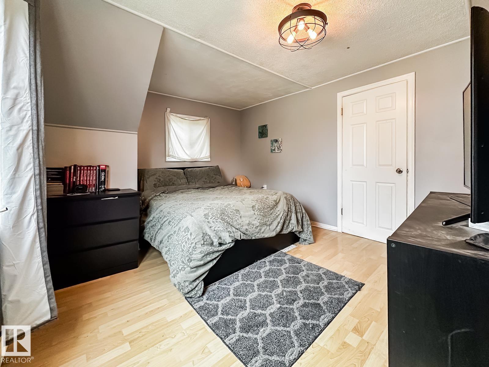12114 106 ST NW, Edmonton — photo 22
