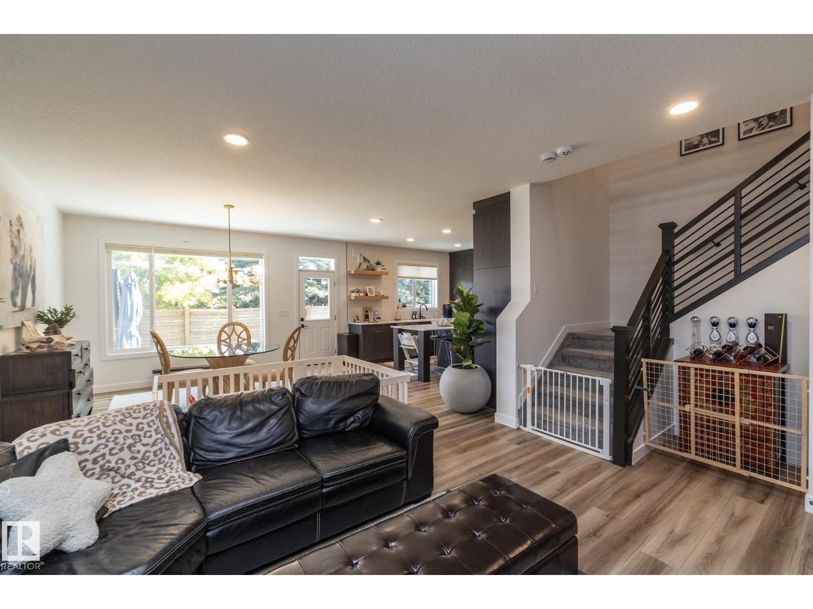 54 Kingsbury Circle, photo 11