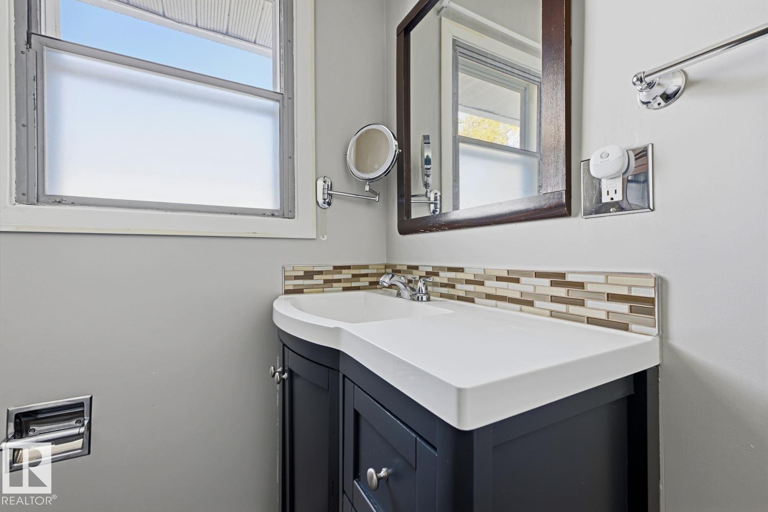 12235 51 Street NW, photo 21