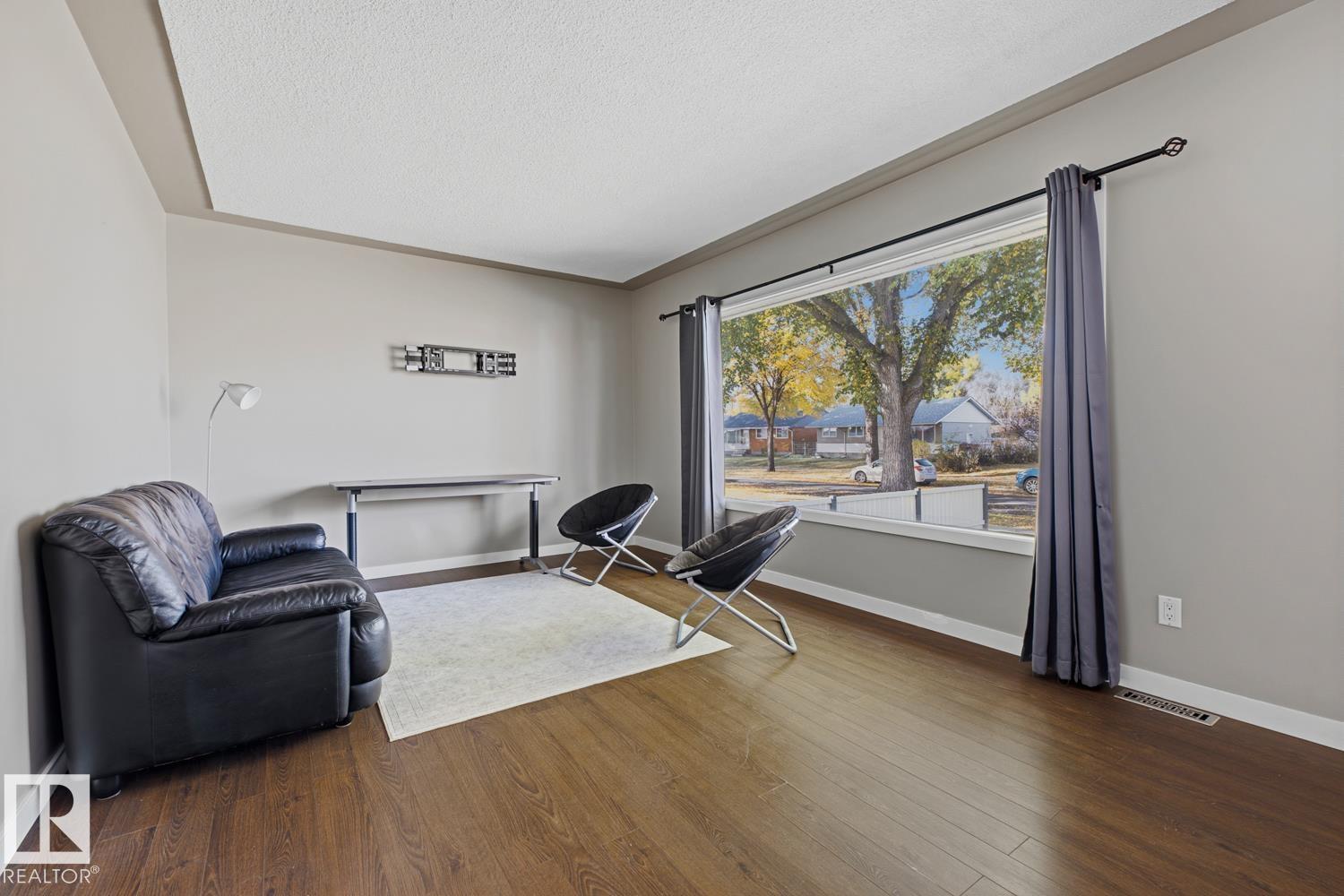 12235 51 Street NW, photo 8