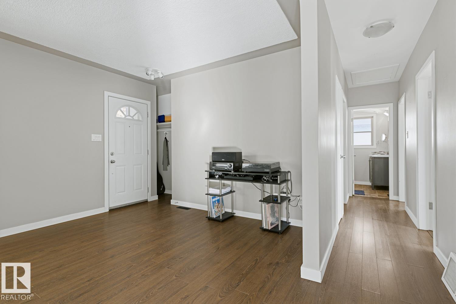 12235 51 Street NW, photo 9