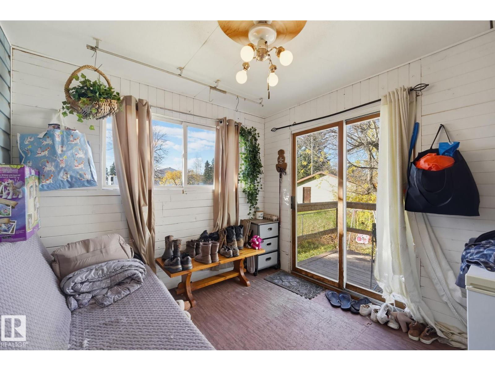 5210 52 Street, photo 10