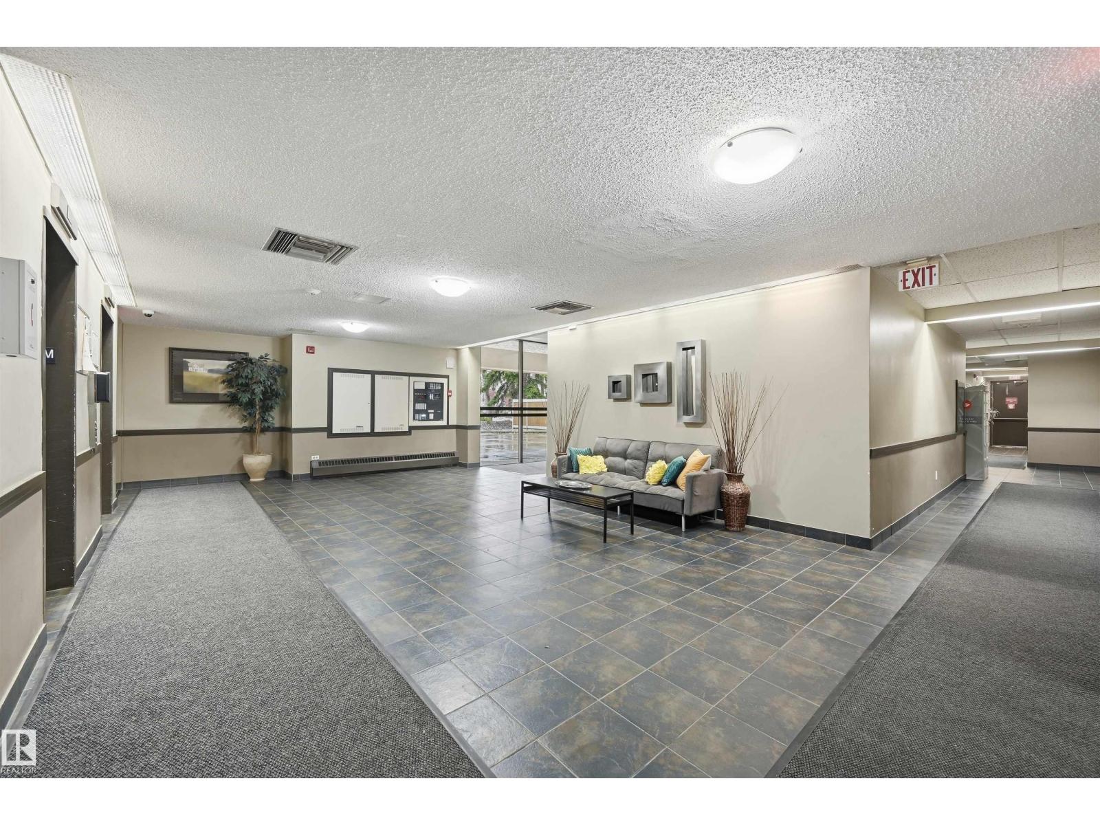 #205 10175 114 St NW photo 4 — MLS® E4513068