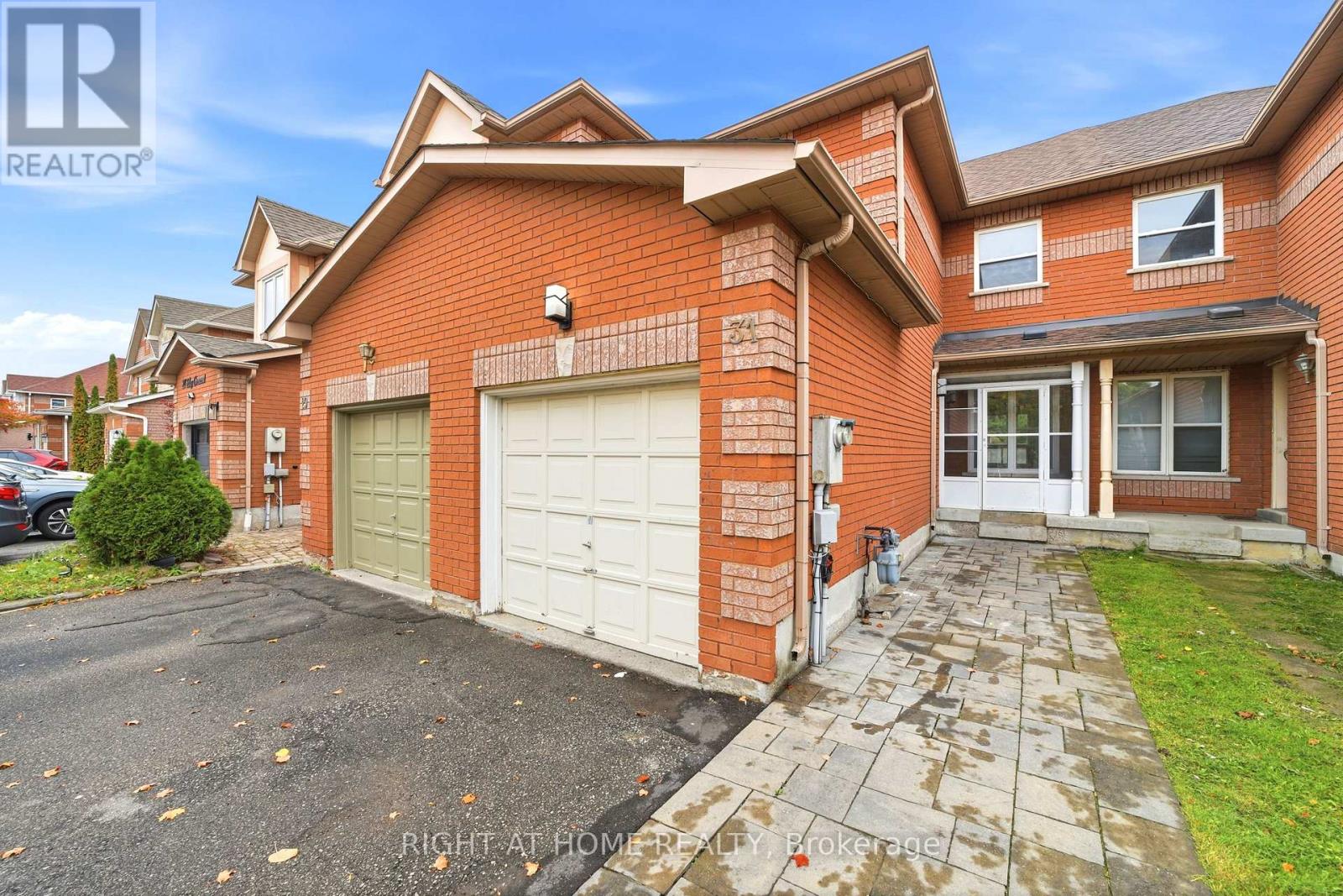 31 Islay Crescent, Vaughan, ON photo 2