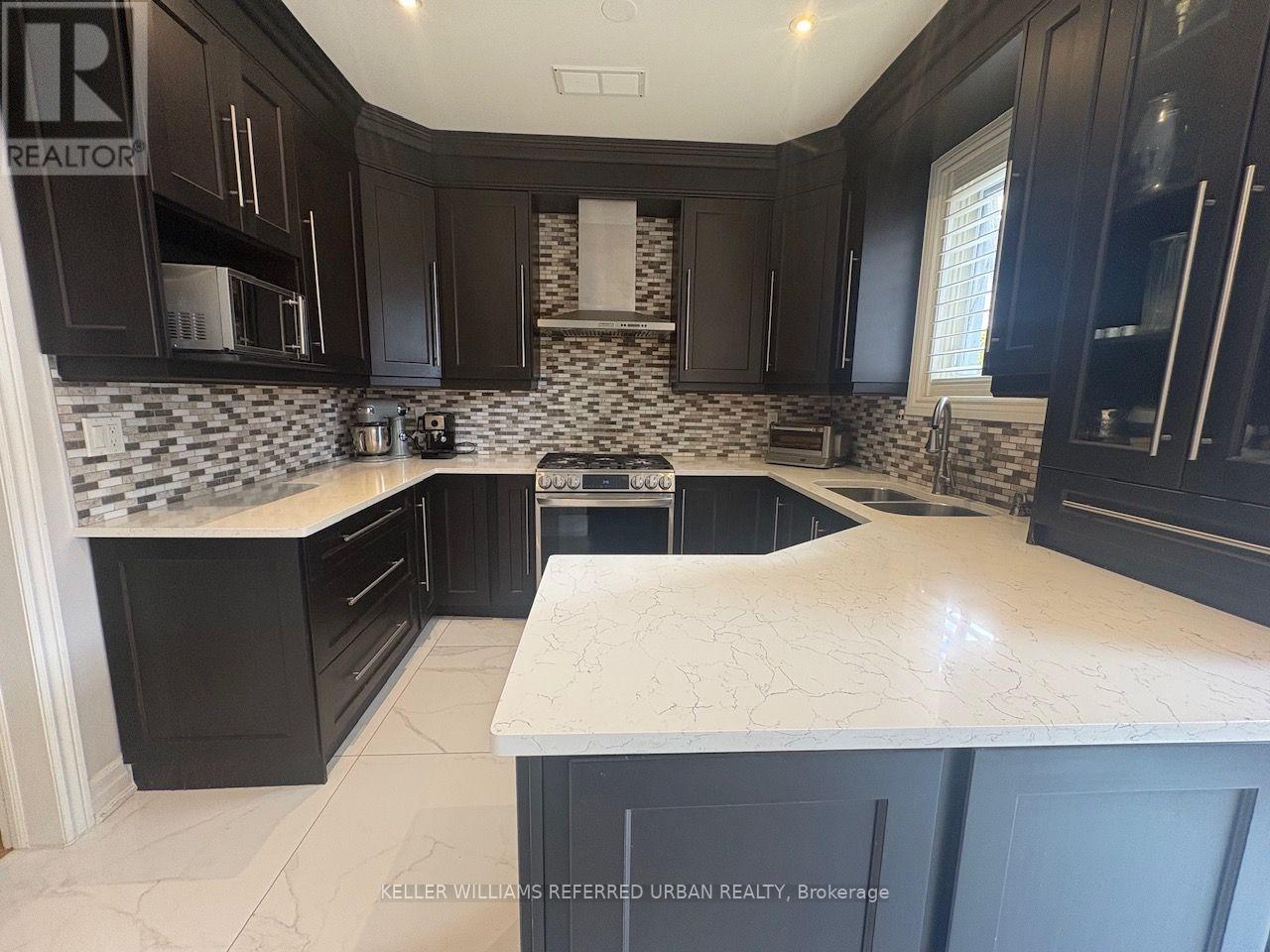 63 Oatlands Crescent, Richmond Hill, ON photo 4