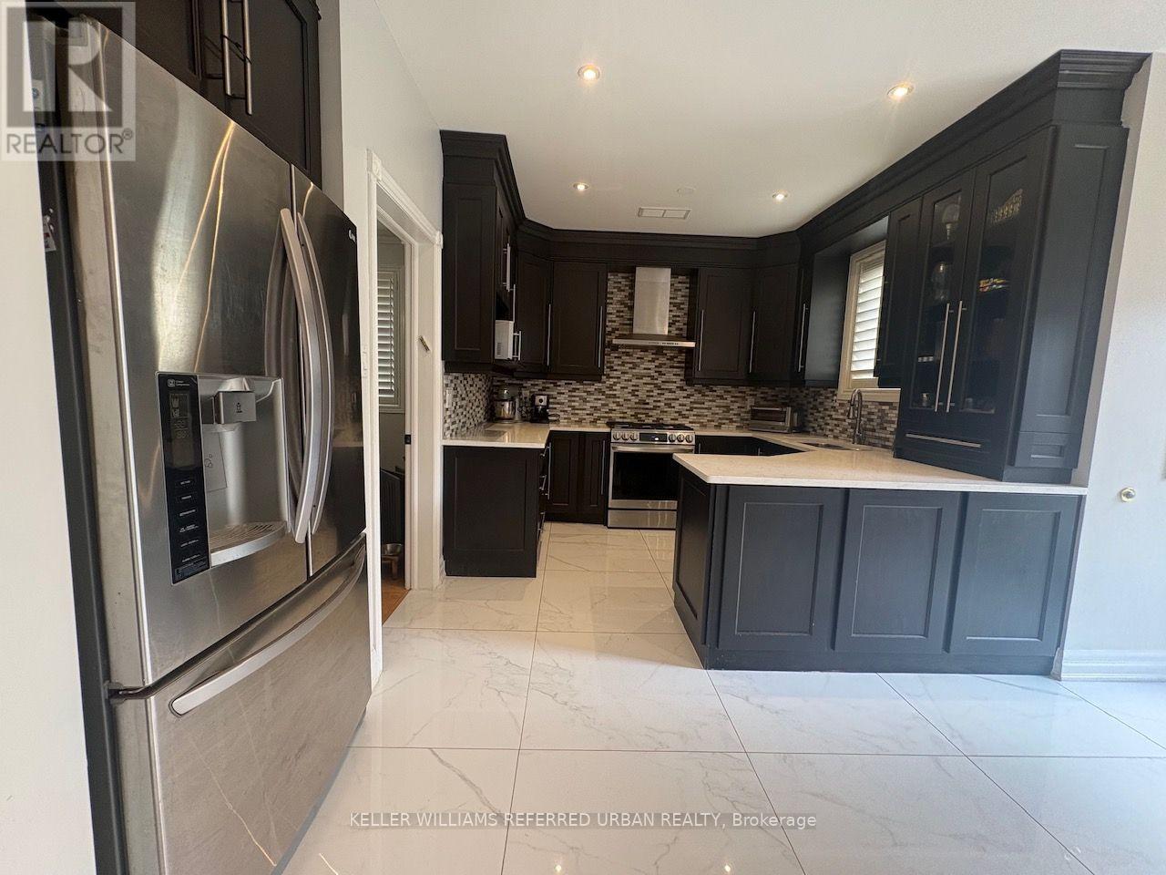 63 Oatlands Crescent, Richmond Hill, ON photo 6