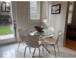 Family room - 63 Oatlands Crescent, Richmond Hill, ON L4C9P2 Photo 7