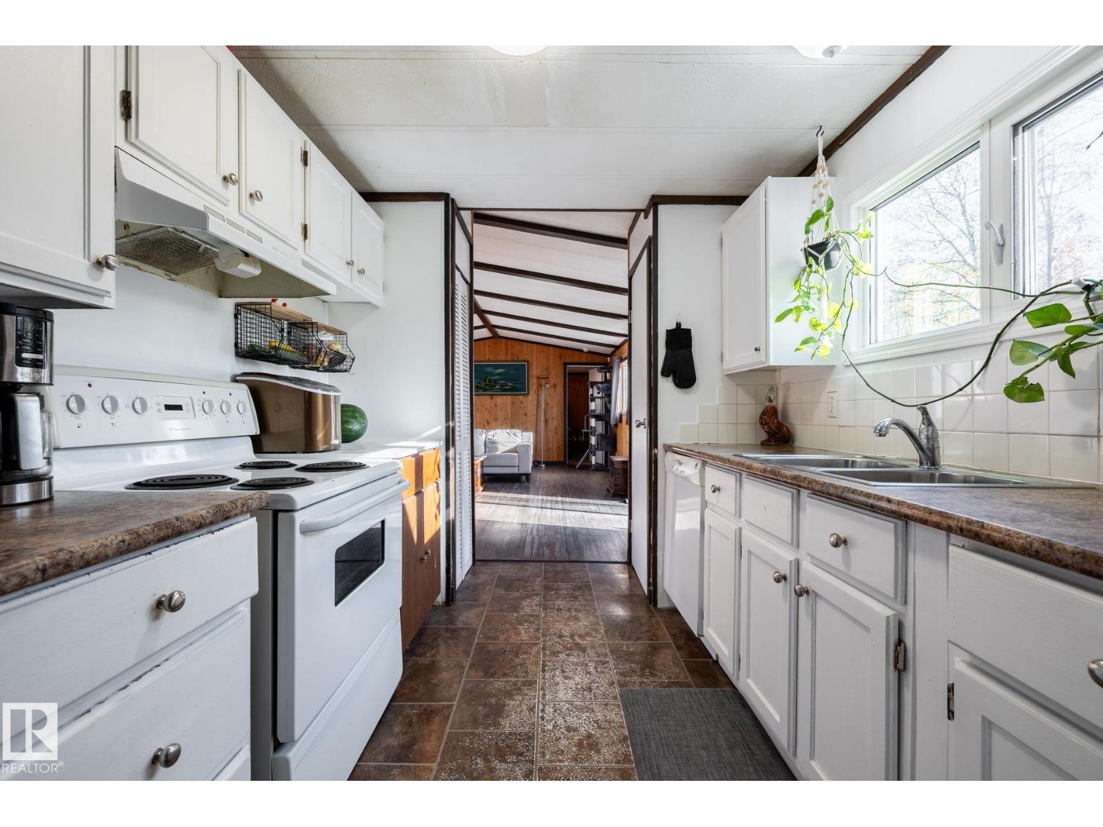 #328 53319 RGE ROAD 31 - 24