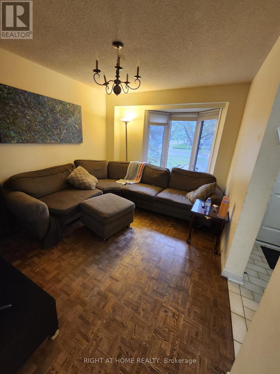 100 Jessica Gardens — photo 7