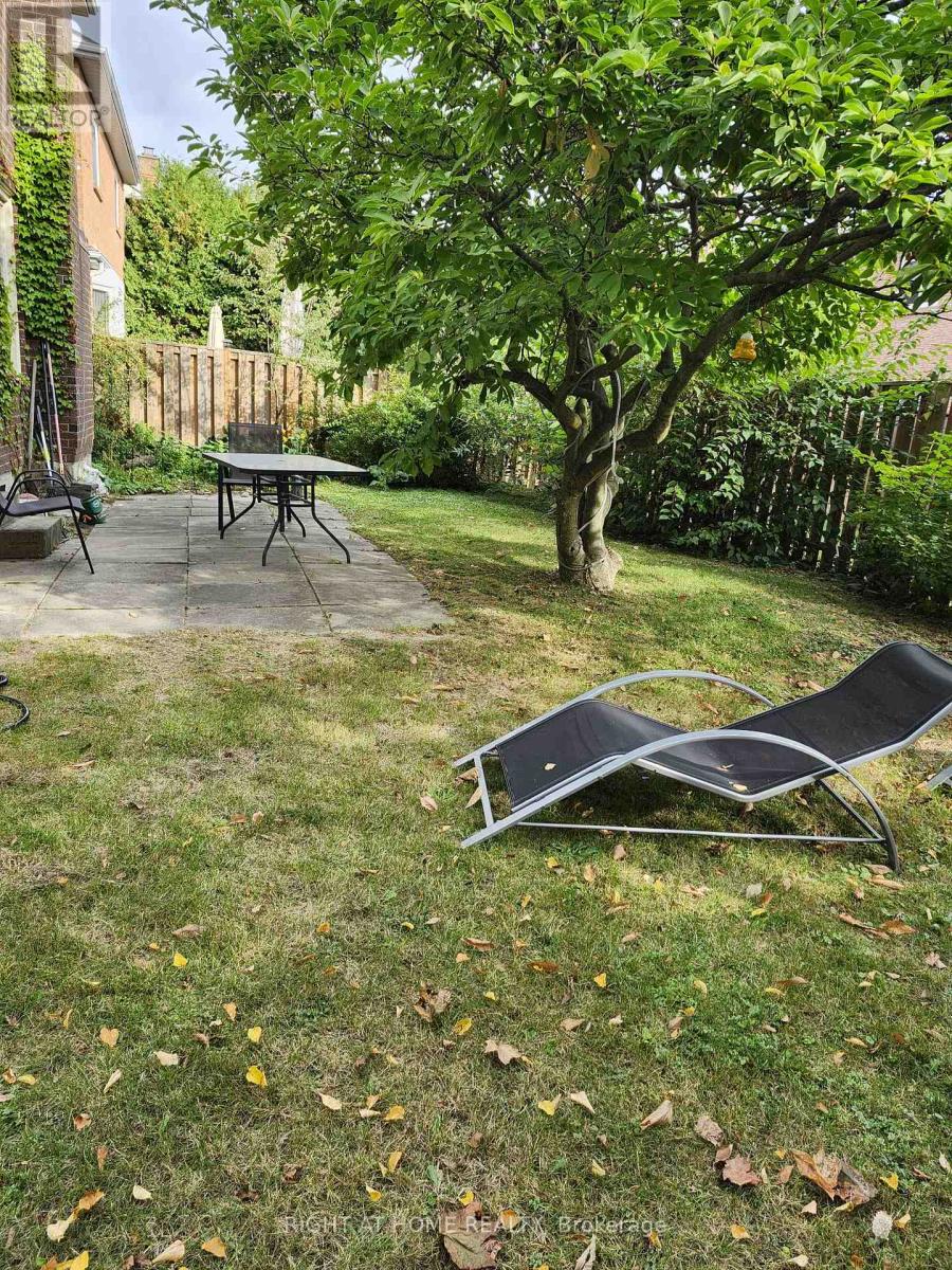 100 Jessica Gardens — photo 8