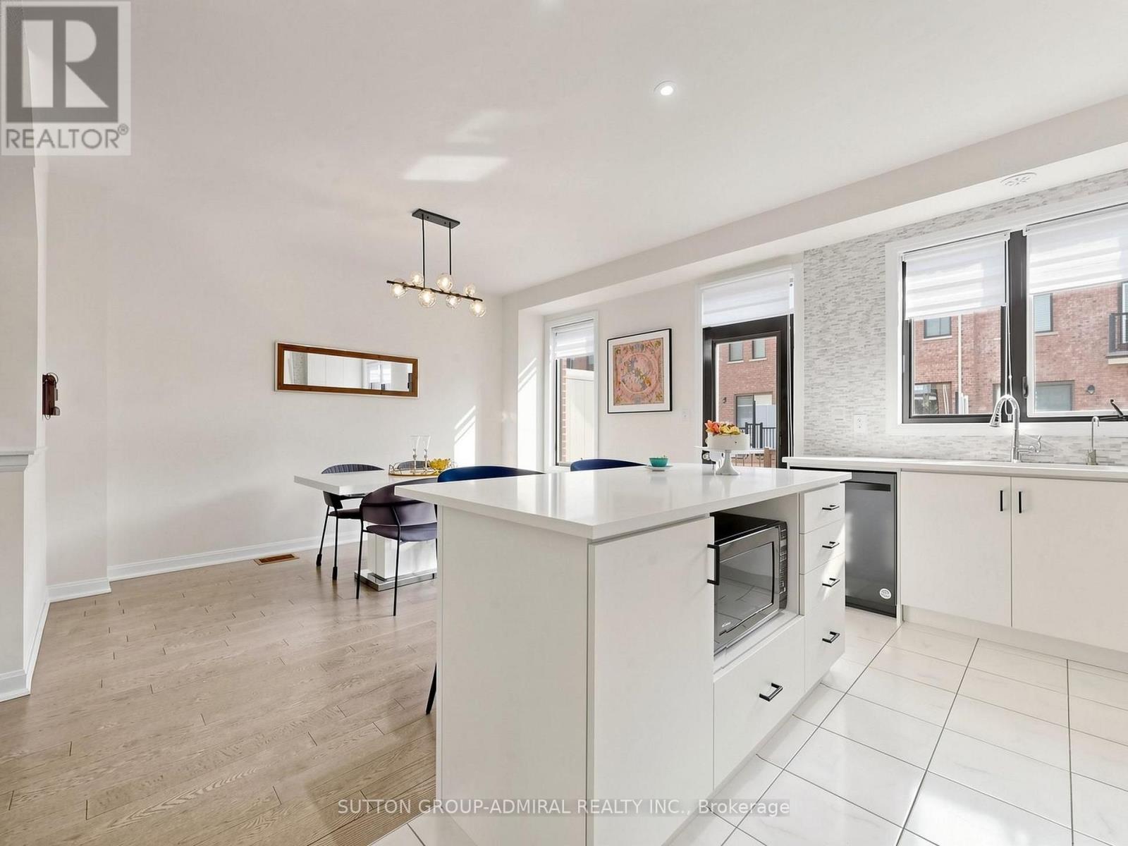 85 CASELY AVENUE - 10