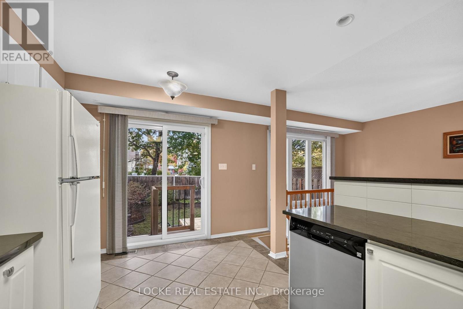 416 LAWLER CRESCENT - 16