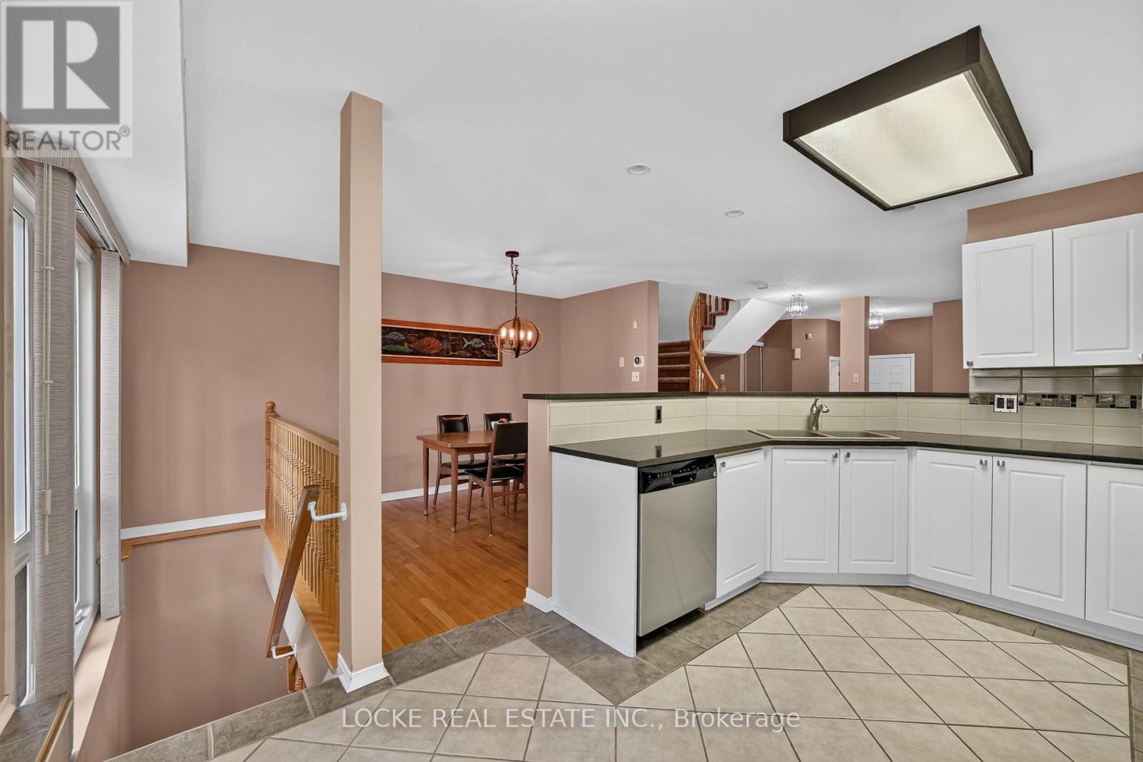 416 LAWLER CRESCENT - 17