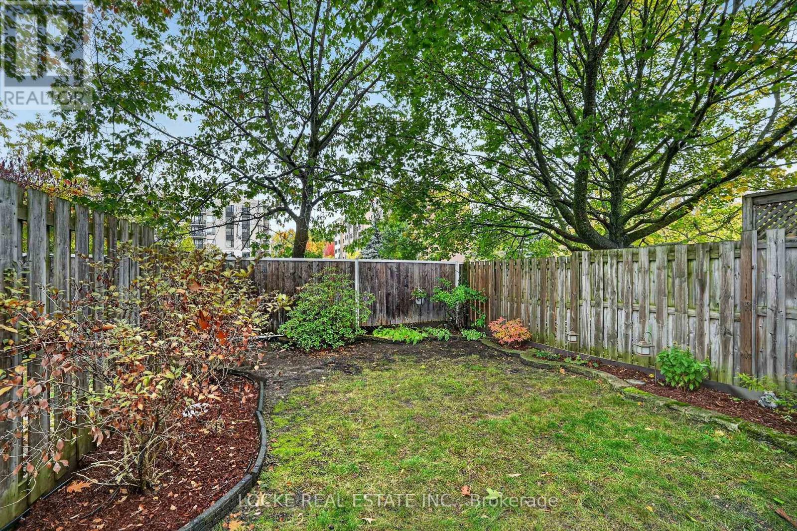 416 LAWLER CRESCENT - 41