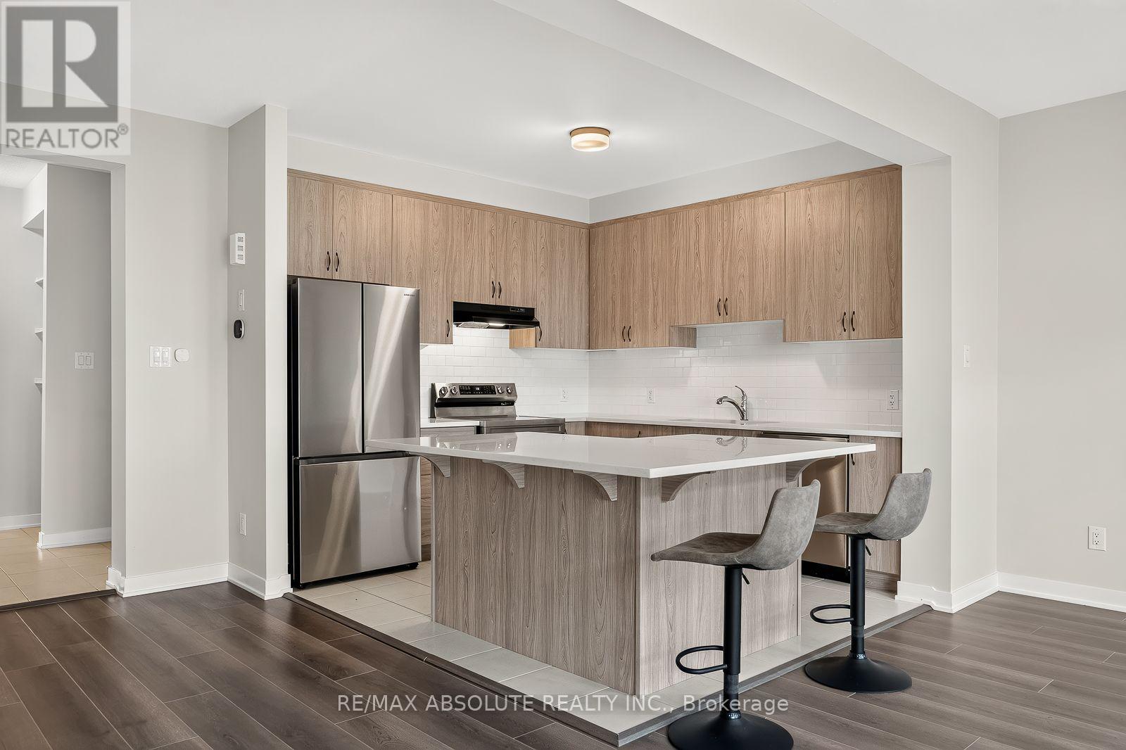 235 BILLRIAN CRESCENT - 10