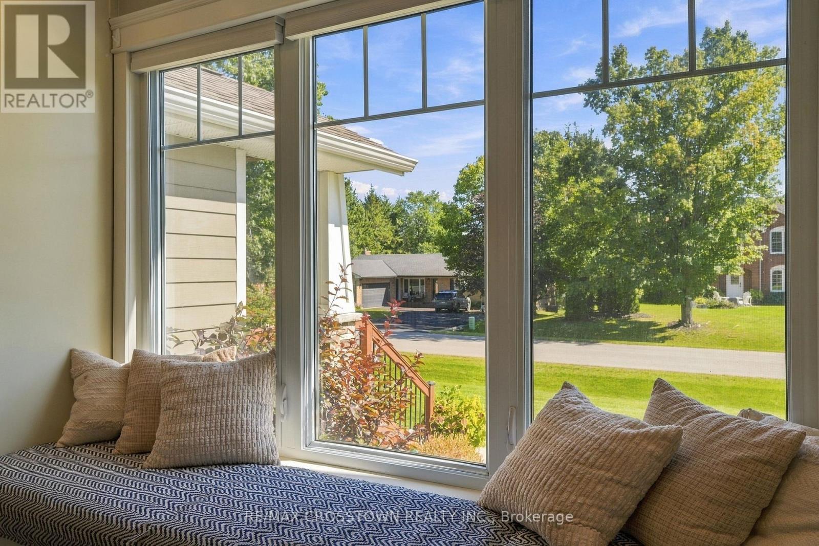 20 IDLEWOOD Drive, Springwater, ON photo 7