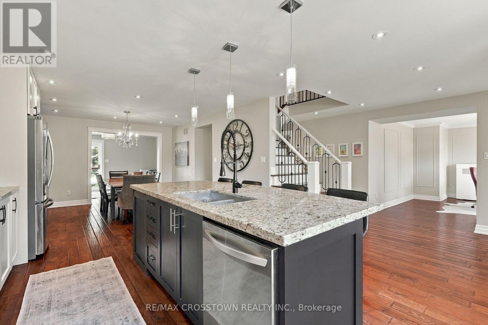 20 IDLEWOOD Drive, Springwater, ON photo 8