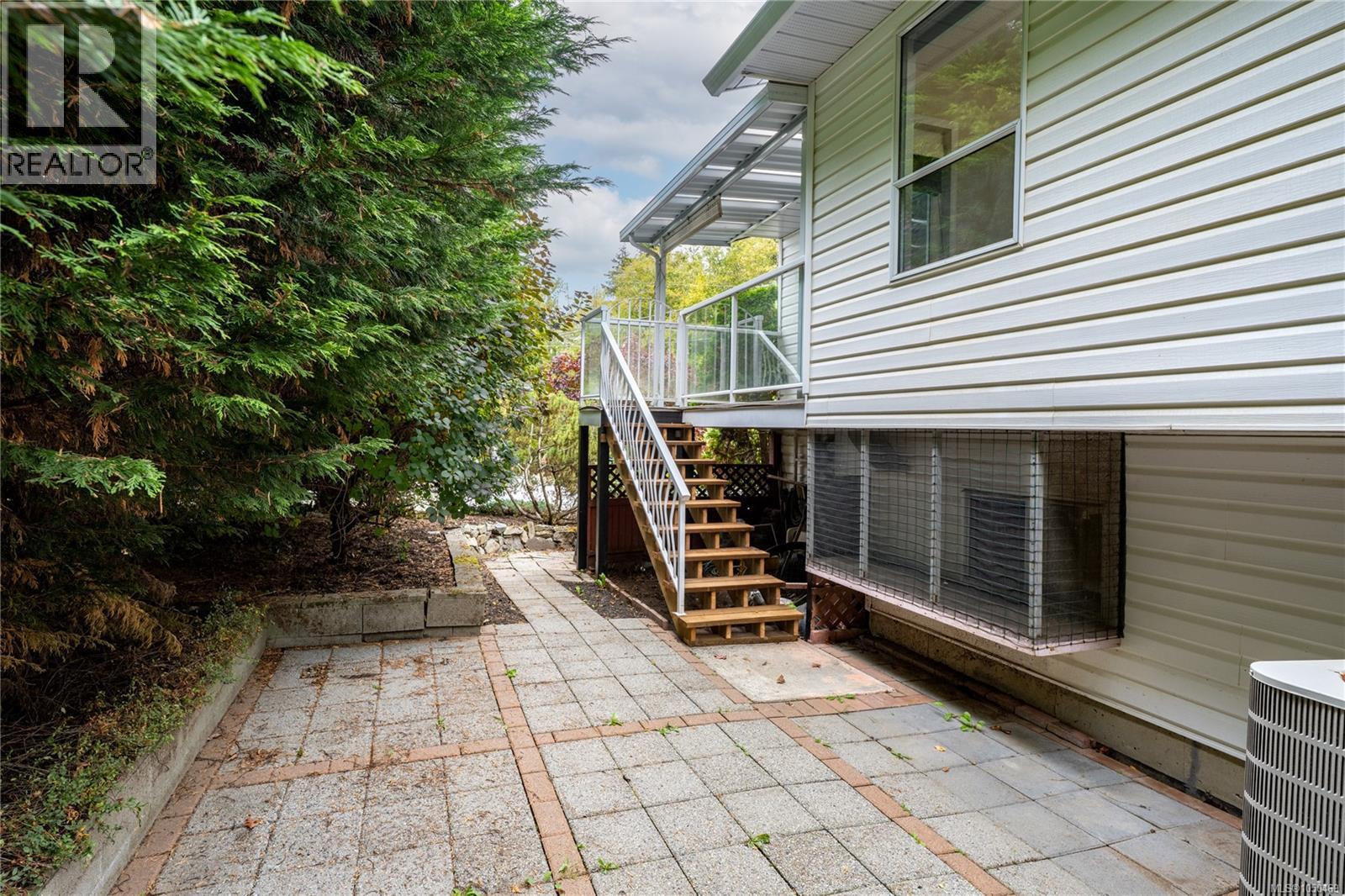1001 Timberwood Dr - 33