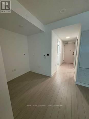 4010 Eglinton Avenue — photo 11