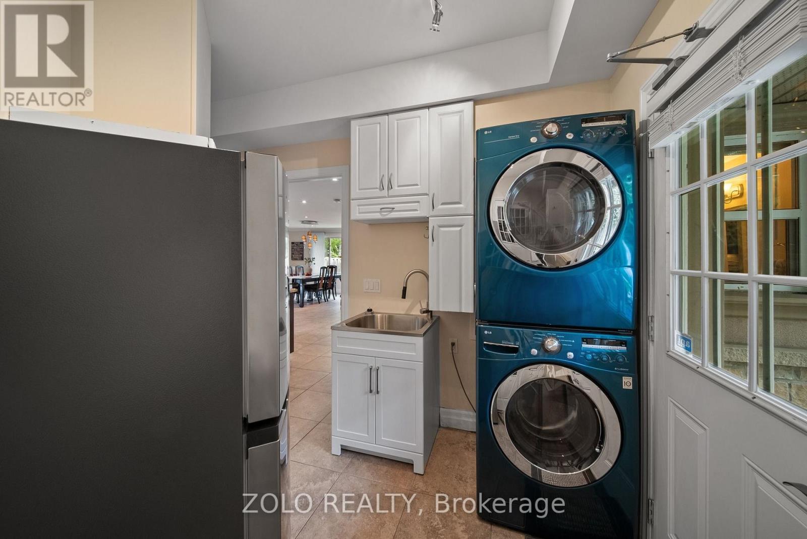 6911B Hickling Crescent, Mississauga, ON photo 39