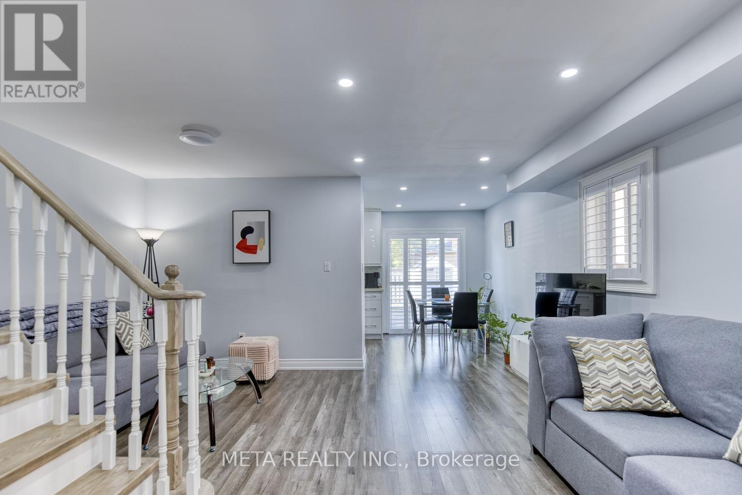 131 Saddletree Trail, Brampton, ON photo 3