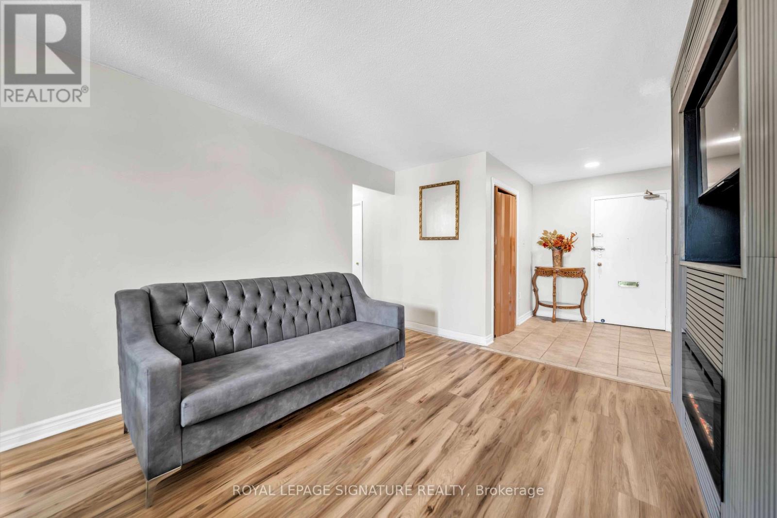 402- 5 Frith Road, Toronto, ON photo 4