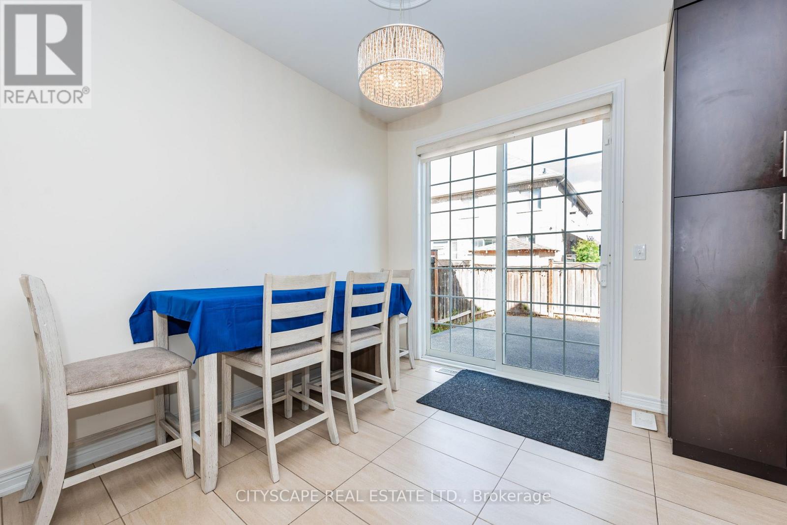 37 Aspermont Crescent — photo 12