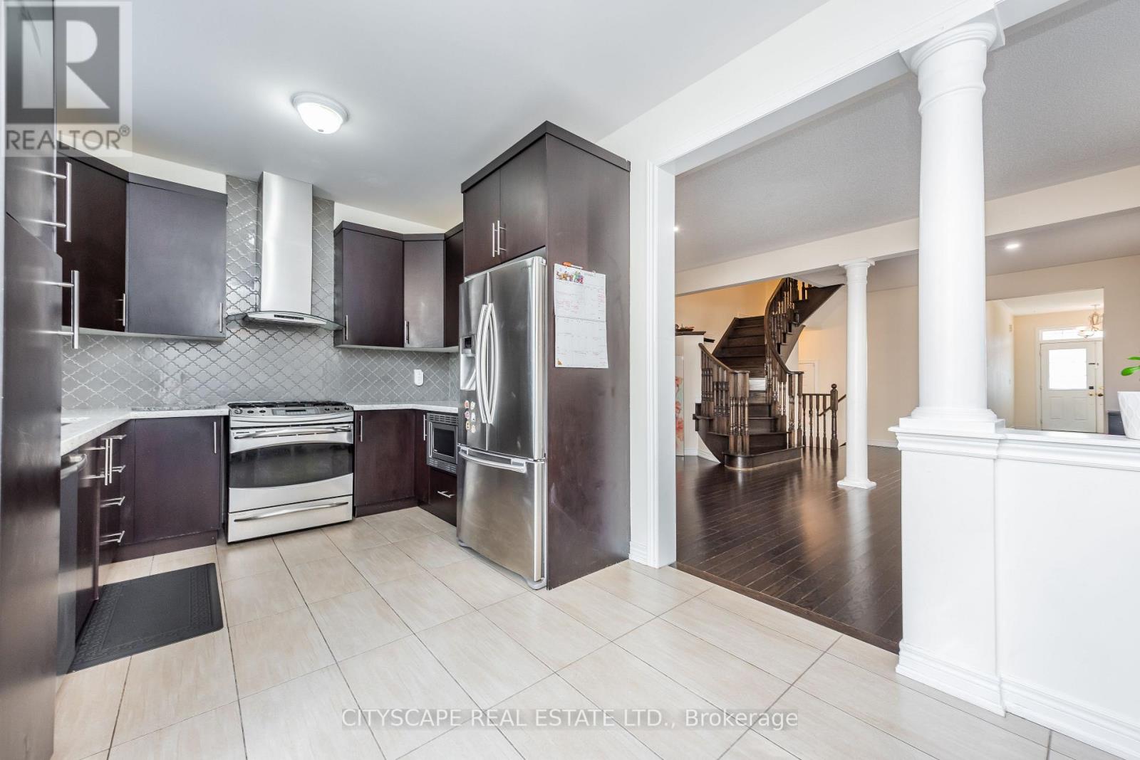 37 Aspermont Crescent — photo 18