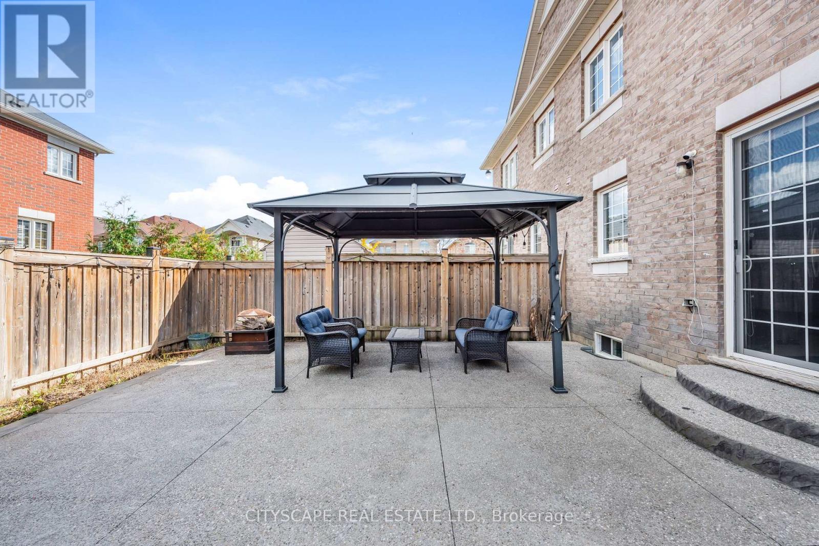 37 Aspermont Crescent — photo 24