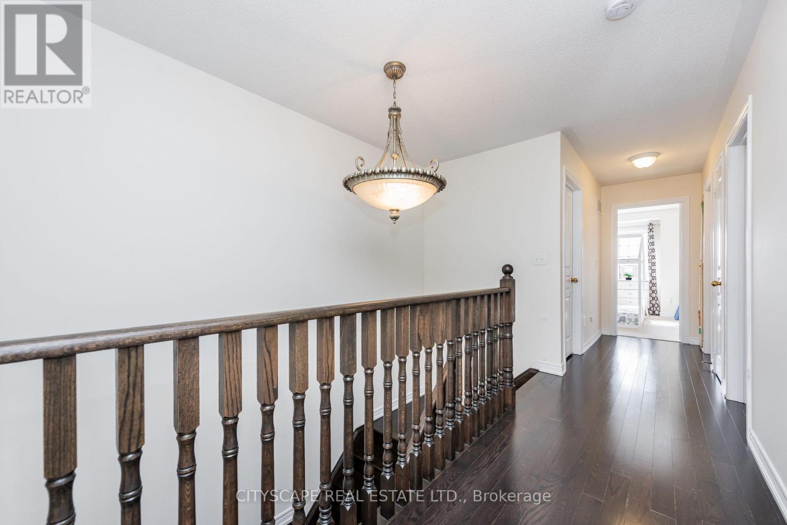 37 Aspermont Crescent — photo 25